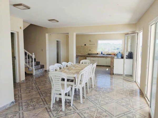 CASA GRANDE  VISTA  AL LAGO DE CATEGORIA