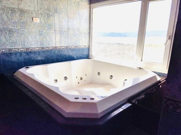 CASA GRANDE  VISTA  AL LAGO DE CATEGORIA