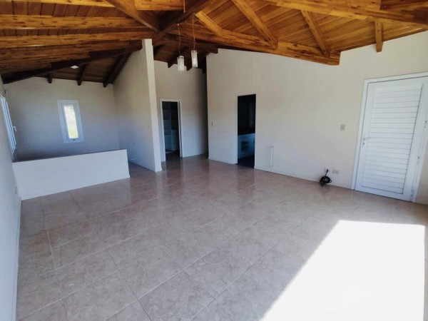 CASA GRANDE  VISTA  AL LAGO DE CATEGORIA