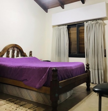 CASA DE CATEGORIA RECIBES DEPTOS  EN PERMUTA