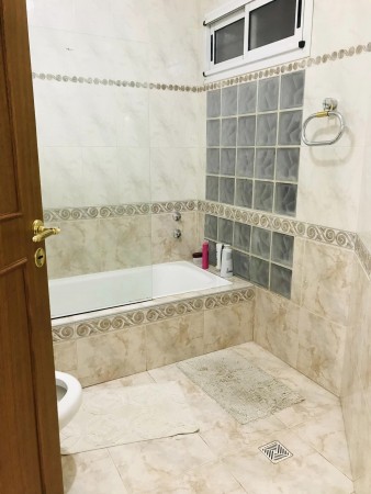 CASA DE CATEGORIA RECIBES DEPTOS  EN PERMUTA