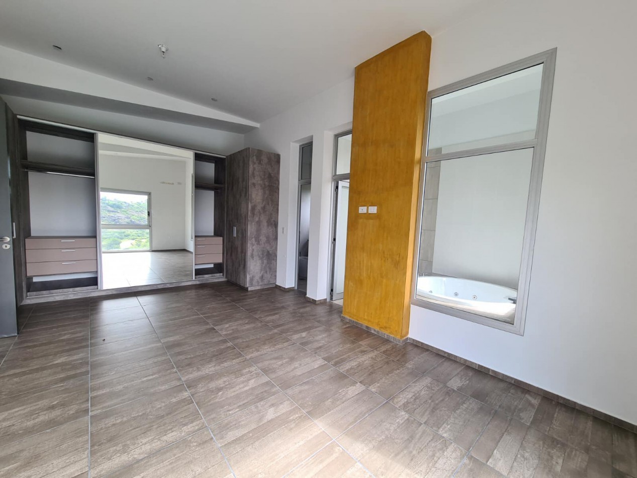 CASA BARCO DE DISEÑO EN VILLA DEL LAGO VISTA SOÑADA