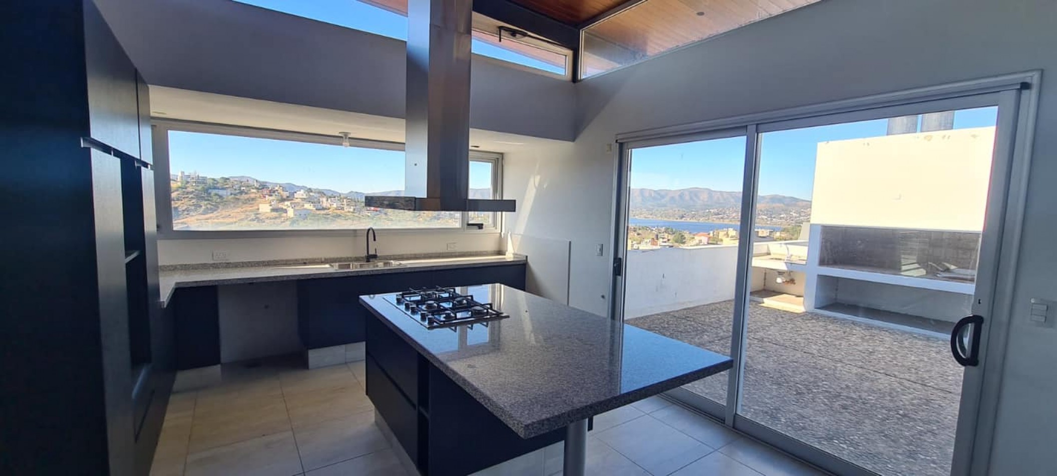 CASA BARCO DE DISEÑO EN VILLA DEL LAGO VISTA SOÑADA