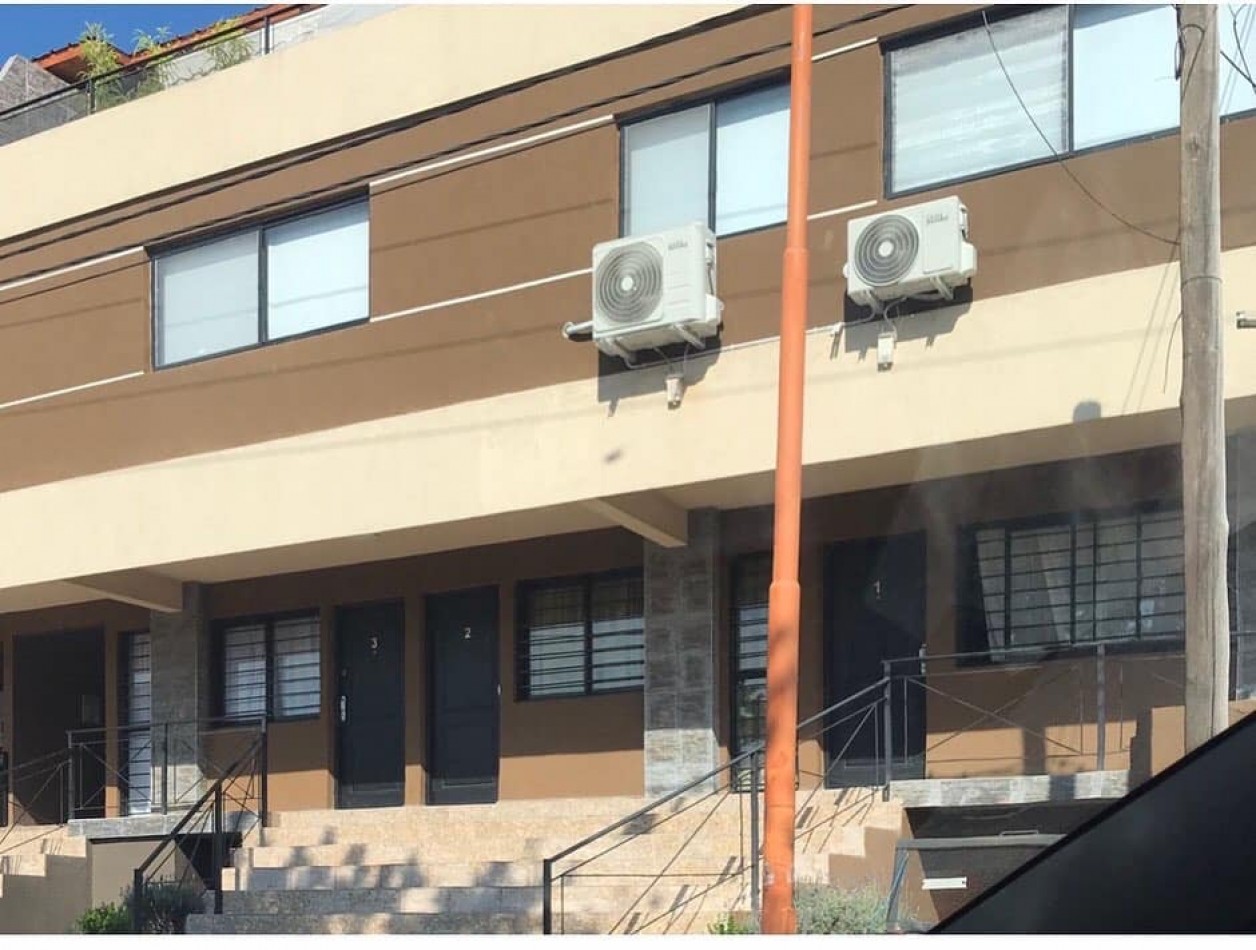 DEPARTAMENTO AMPLIO CON PATIO 