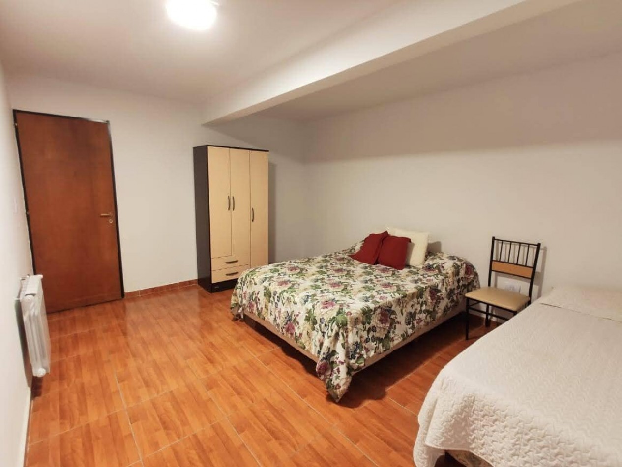 DEPARTAMENTO AMPLIO CON PATIO 