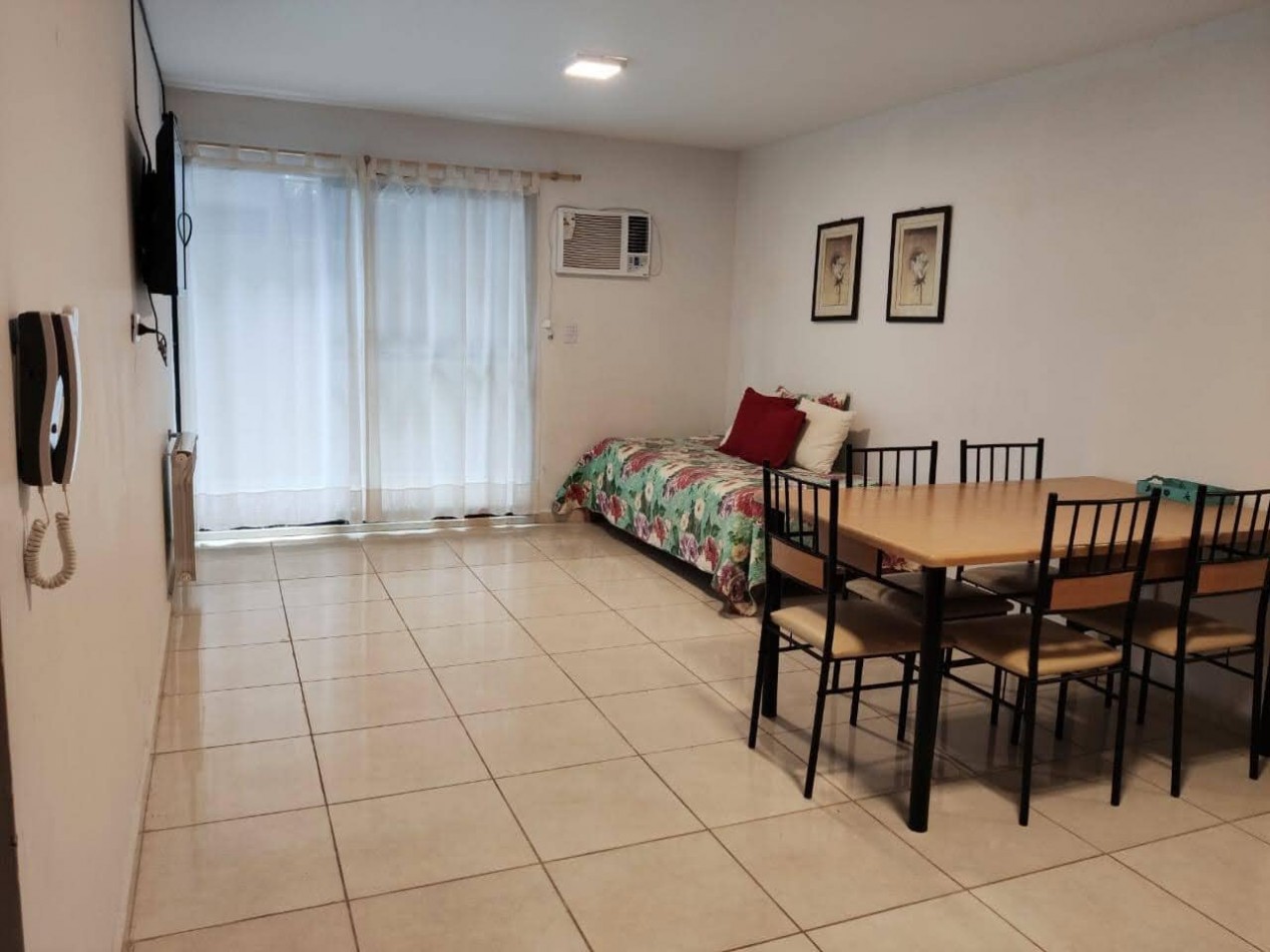 DEPARTAMENTO AMPLIO CON PATIO 