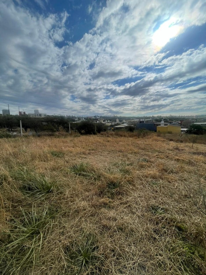 LOTE 800m PLANO CON ESCRITURA LUZ AGUA MEJOR MANZANA DE  VALLE DEL SOL