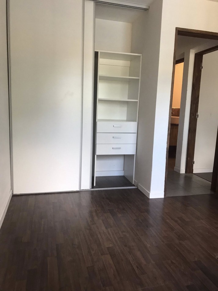 DUPLEX NUEVO CON TERRAZA PATIO PILETA PROPIA COCHERA  NO PAGA EXPENSAS 