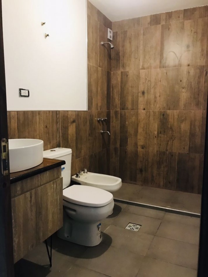 DUPLEX NUEVO CON TERRAZA PATIO PILETA PROPIA COCHERA  NO PAGA EXPENSAS 