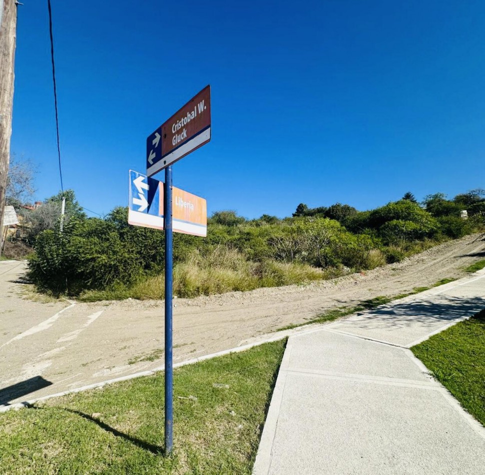 LOTE EN EL CORAZON DE VILLA DEL LAGO DE 700M  RECIBO VEHICULO