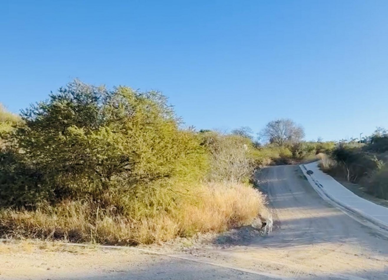 LOTE EN EL CORAZON DE VILLA DEL LAGO DE 700M  RECIBO VEHICULO