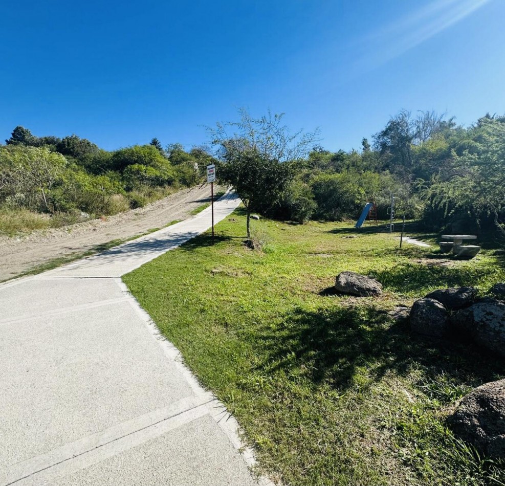 LOTE EN EL CORAZON DE VILLA DEL LAGO DE 700M  RECIBO VEHICULO