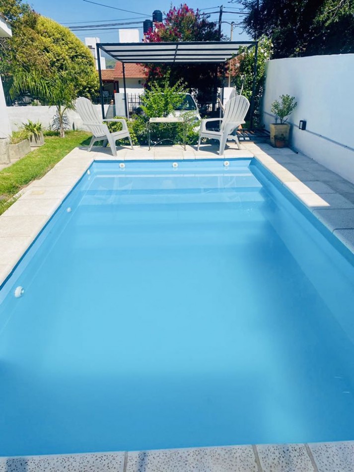 CASA DE 3 DOR 2 BAÑOS COCHERA PILETA
