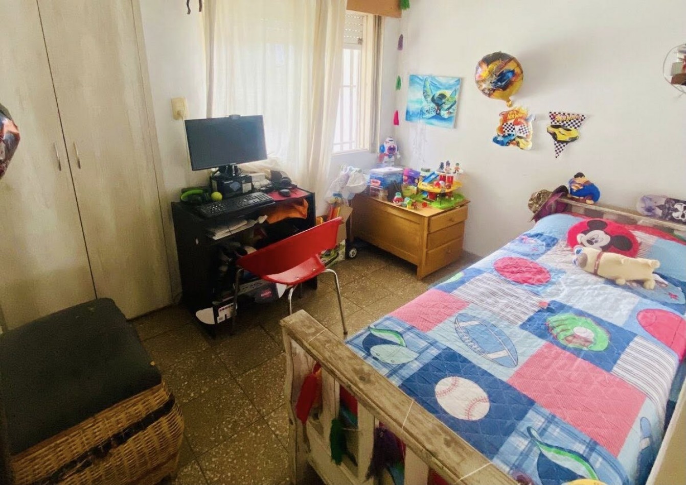 CASA DE 3 DOR 2 BAÑOS COCHERA PILETA