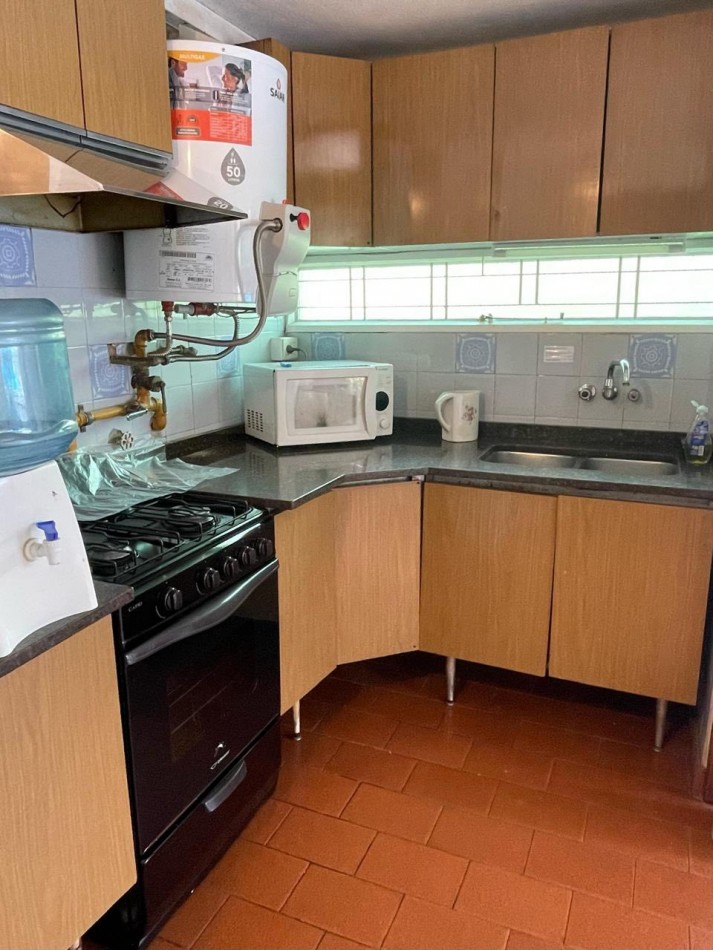 CASA DE 2 DOR MAS DEPTO PILETA COCHERA PATIO GAS NAT