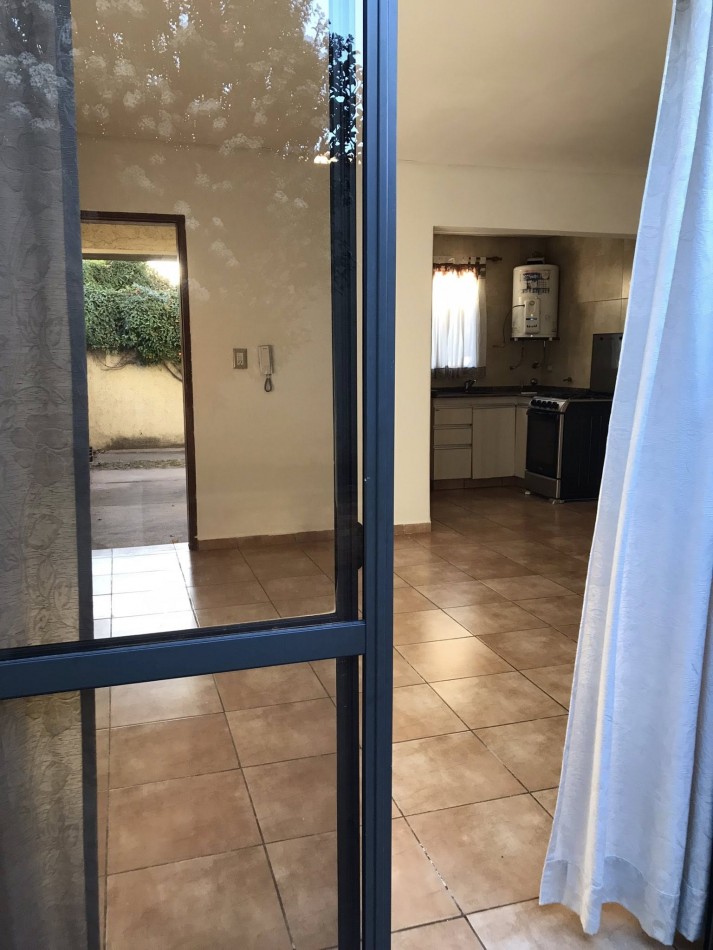 DUPLEX DE 2 DOR COCHERA PATIO PROPIO  GAS NATURAL SIN EXPENSAS