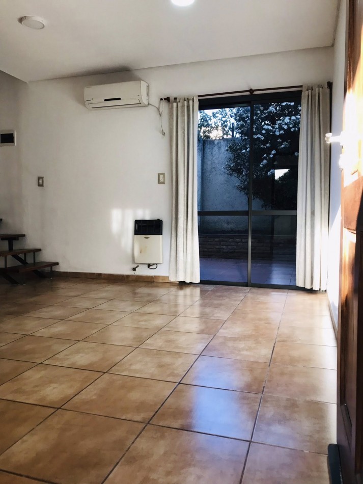 DUPLEX DE 2 DOR COCHERA PATIO PROPIO  GAS NATURAL SIN EXPENSAS