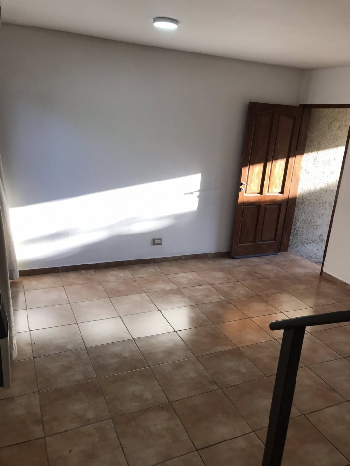 DUPLEX DE 2 DOR COCHERA PATIO PROPIO  GAS NATURAL SIN EXPENSAS