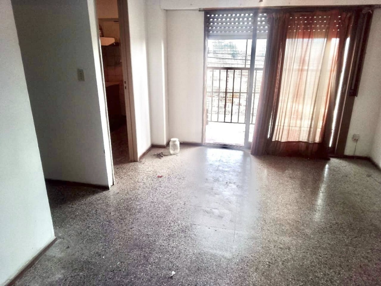 DEPTO BALCON A LA CALLE 2 Dormitorios