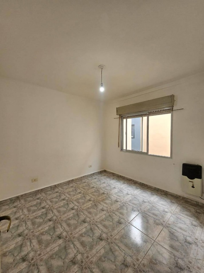 DEPARTAMENTO  1 dormitorio EN EL CENTRO CON ESCRITURA RECICLADO