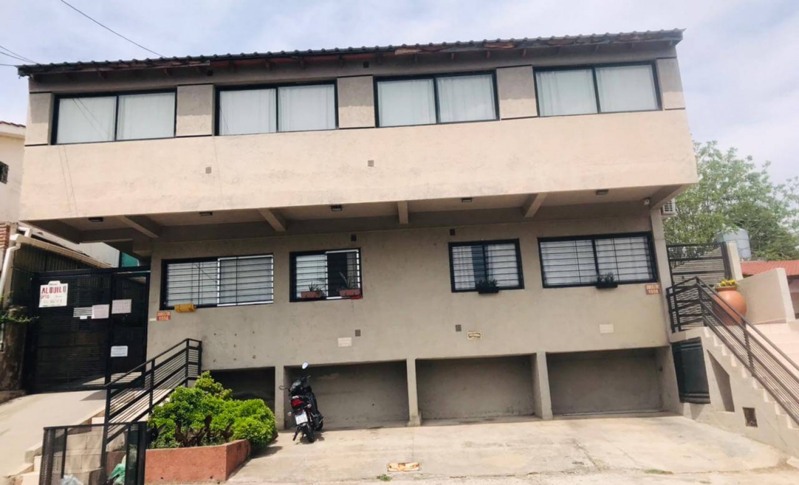 Departamneto con cochera y gas natural calle Jose Ingenieros