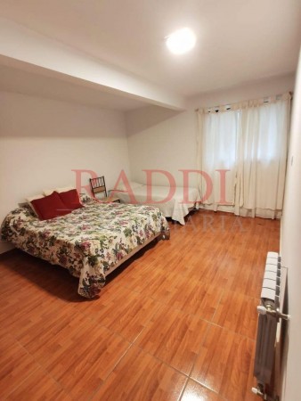 DEPARTAMENTO AMPLIO CON PATIO 